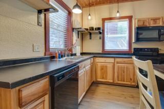 Lakefront Bull Shoals Cabin Rental Pets Welcome! - 2