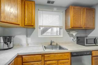 Washington, DC, Area Apartment 8 Mi to Downtown! - 3