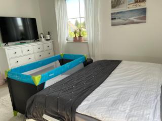 Bed and Breakfast - 2 Schlafzimmer - 6 Personen - Stadtrand - S-Bahn - Parkplatz - Immanuel Helios Klinikum - 1