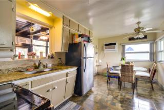 Sunny Florida Escape - Patio and Grill, Near Beaches - St Pete Beach - 3