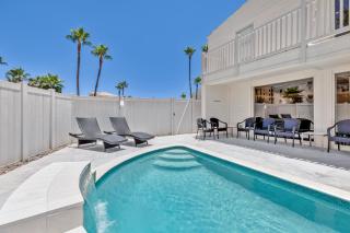 Large Family Luxury Condo in Beachfront Resort, Heated Pool, Private Terrace & Pool - South Padre Island - 0