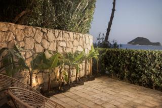 Studio Apartment 5, Unique Location - Sea View - Lithakia - 4