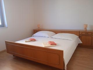 Seaview Apartment with 2 bedrooms a private balcony and parking garage - Makarska - 3