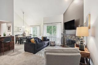 Overland Park Condo, Close to Lakes and Parks! - Overland Park - 7