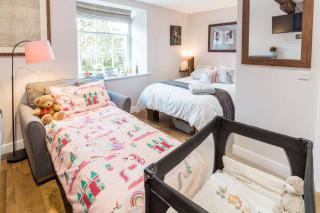 Hall View Guest Suite - 3