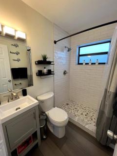 Modern Tropical Oasis with Arcade, HotTub & MiniGolf - Hollywood - 7
