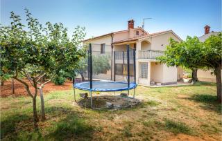 Gorgeous Home In Galizana With Wifi - Galižana - 2