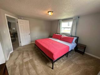 Pool! BBQ ! Sleeps 8PPL TV's King Bed - Port Richey - 3