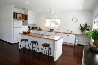 Ohana - Beachfront Holiday House - South Mission Beach - 7