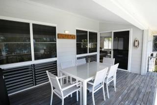 Ohana - Beachfront Holiday House - South Mission Beach - 5