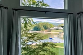 Buffalo Shoals Hideaway - Lake Lure - 7