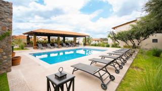 4BR Oasis with Pool & Gym at Nueva Escondida - 0