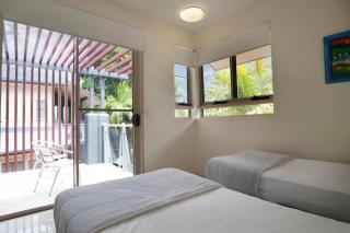 Beach House Apartment No 5 - Beach, Village Shops - Mission Beach - 1