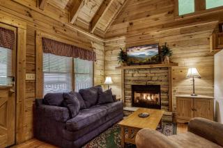 ER205 - Love Nest Great location - Close to town! cabin - 8