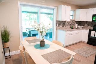 Family Home With Spa & Game Room - Tampa - 4