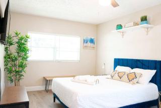 Family Home With Spa & Game Room - Tampa - 3