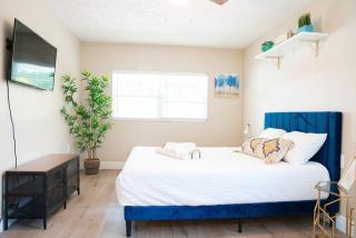 Family Home With Spa & Game Room - Tampa - 2