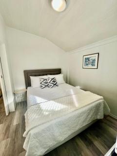 Tiaki Guesthouse - Cozy Modern Studio - 5min drive from the beach and Punaauia center - 8