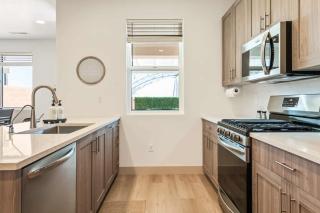 Sunshine & Happiness #7 townhouse - Santa Clara - 2