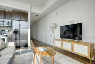 Downtown 1br w gym deck wd nr 6th St bars ATX-20 - 8