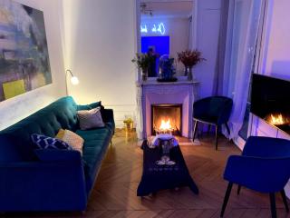 Central Paris Elegant Apartment near the Eiffel Tower and Invalides - 4