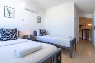 Chloris 3- Bedroom Apartment W/Pool in Larnaca - Larnaca - 7