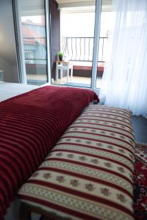 Vilnius Old Town 3BR Apartment- Explore & Relax - 8