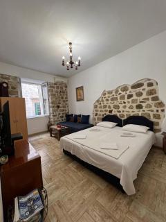 Royal House - Kotor - 7