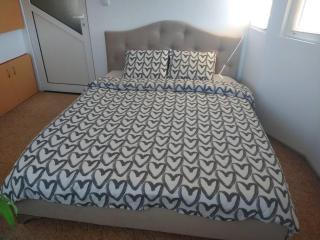 Cozy 2 Bedroom Apartment with Terrace Near the Beach and Park - 7