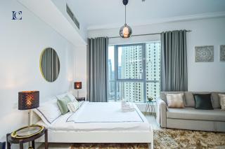 Luxury Escapes - Spacious Studio with Balcony & Marina View - Bay Central - Dubai - 1