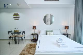 Luxury Escapes - Spacious Studio with Balcony & Marina View - Bay Central - Dubai - 3