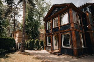 Exquisite 1930's Historical House - 9