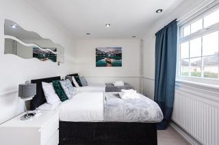 Elite 2 Bedroom House in Chadwell Heath/ Romford with Free Wifi and Parking upto 4 guests - Goodmayes - 3