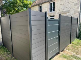 JOLIE MAISON AVEC JARDIN PRIVE DANS LE CENTRE VILLE DE BRIARE - Briare - 9