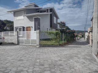 CASA NOVA CONFORTÁVEL E ACONCHEGANTE - Garopaba - 0
