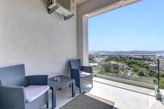 Golden Eagle - 2-bedroom, sea view, pool, garage - Tivat - 4