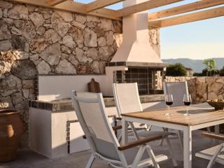 Onore Villa, Featuring Heated Pool, By ThinkVilla - Gaïtánion - 5