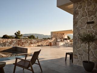 Onore Villa, Featuring Heated Pool, By ThinkVilla - Gaïtánion - 4