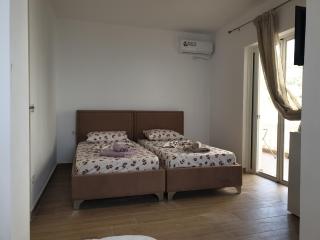 Rooms by George - Dhërmi - 9