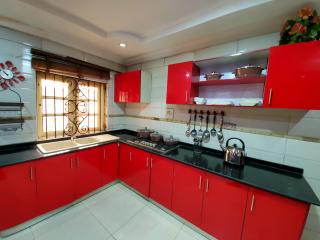 Stylish and Spacious 3Bed Flat ShortLet Apartment - Abuja - 8