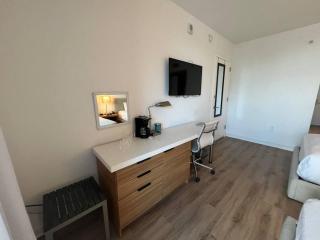 BW Studio Apmt 2 Beds, amazing view - Hallandale Beach - 6