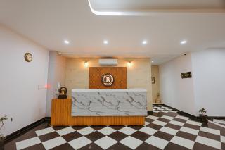 Revaas Pure Veg Lake View Hotel - 4