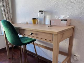 Cozy Room near Metro & Airport - Lisboa - 9