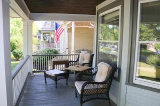 Historic Home with Outdoor Hot Tub Near Downtown in Public Transportation Hub - Chicago - 0