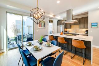 Denver Retreat with Rooftop Deck and Mountain Views - Englewood - 2
