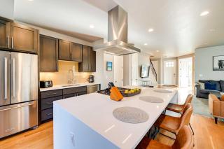Denver Retreat with Rooftop Deck and Mountain Views - Englewood - 1