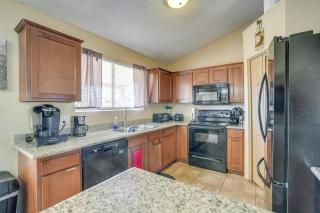 Less Than 1 Mi to Camelback Ranch Phoenix Home with Pool - Phoenix - 5