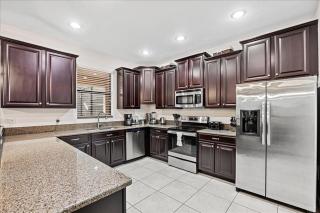 6 Beautiful Bedrooms 6 Baths Pool & Spa home - Davenport - 7