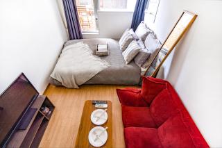 walk to Higahsi Shinjuku sta. EoQ - 1