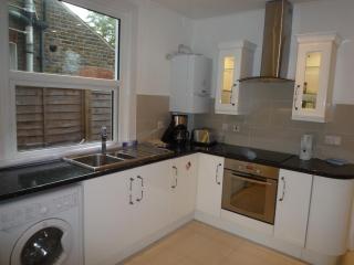 Bedroom Flat Colliers Wood - Londra - 7